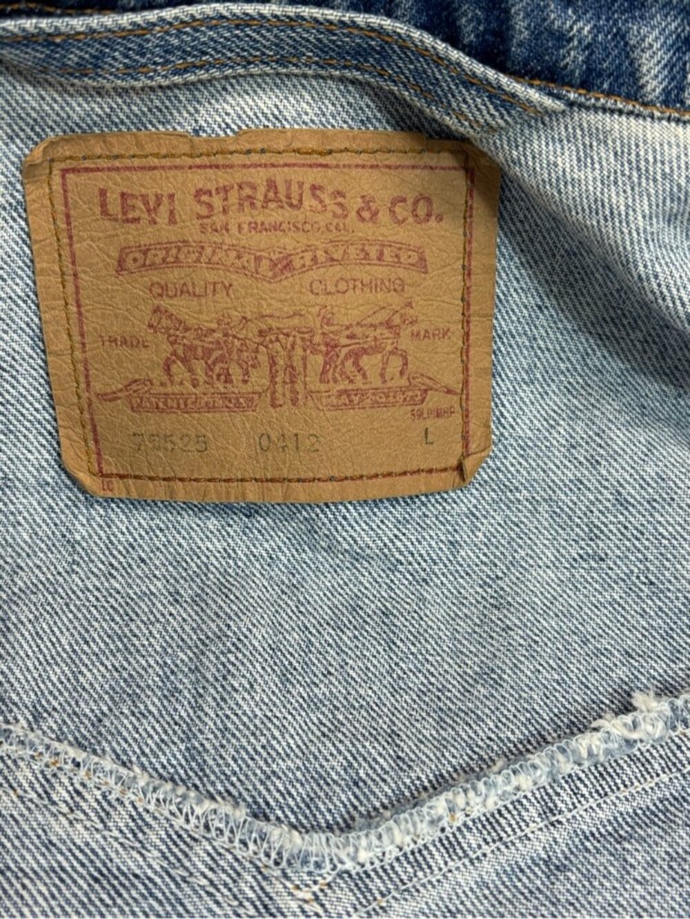 Vintage Levi's 70525 Denim Trucker Jacket Size Large Medium Blue Wash - Picture 3 of 10